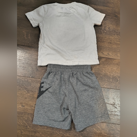 Nike Boys Matching Set Active Comfort 2pc Outfit 3T - Picture 2 of 4